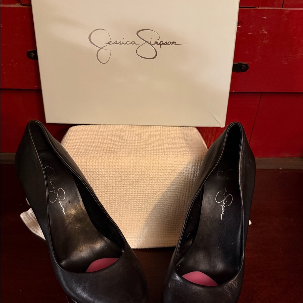 Jessica Simpson Black Heels Elegant Pointed Toe REDUCED SHIPPING!